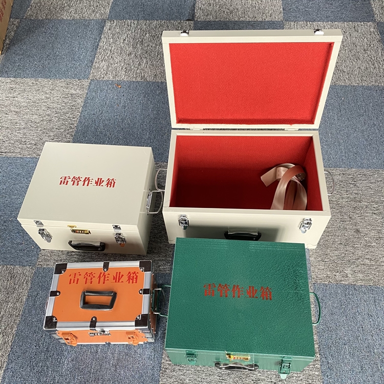 南关爆破工程作业箱如何选择？玻璃钢与传统材质的全面对比